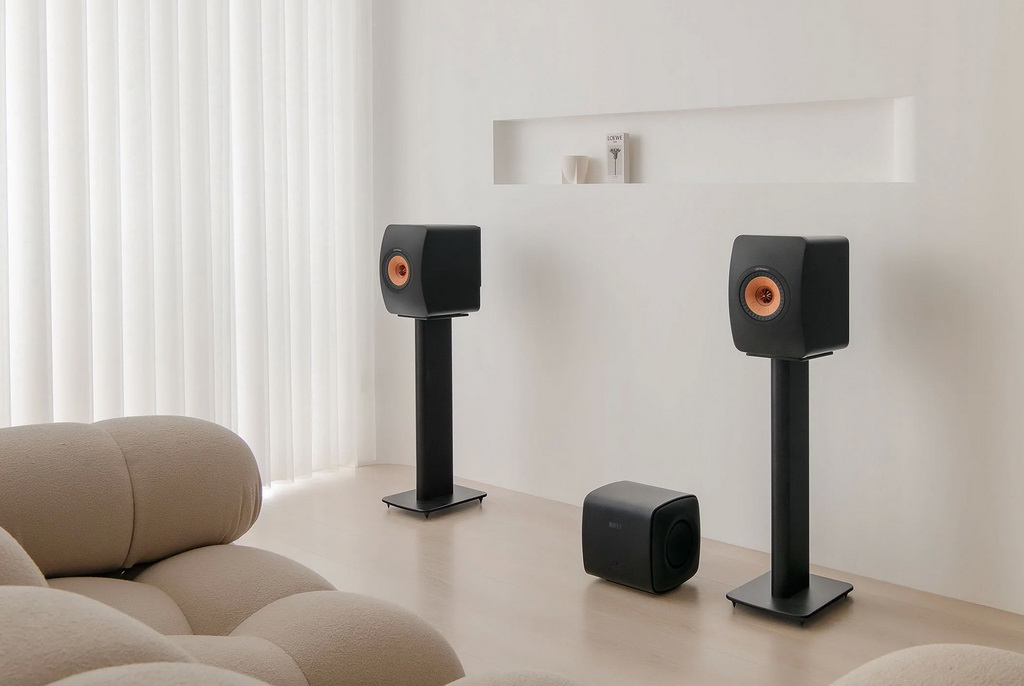 KEF-LS50-Wireless-II-KC62-Lifestyle-4.jpg