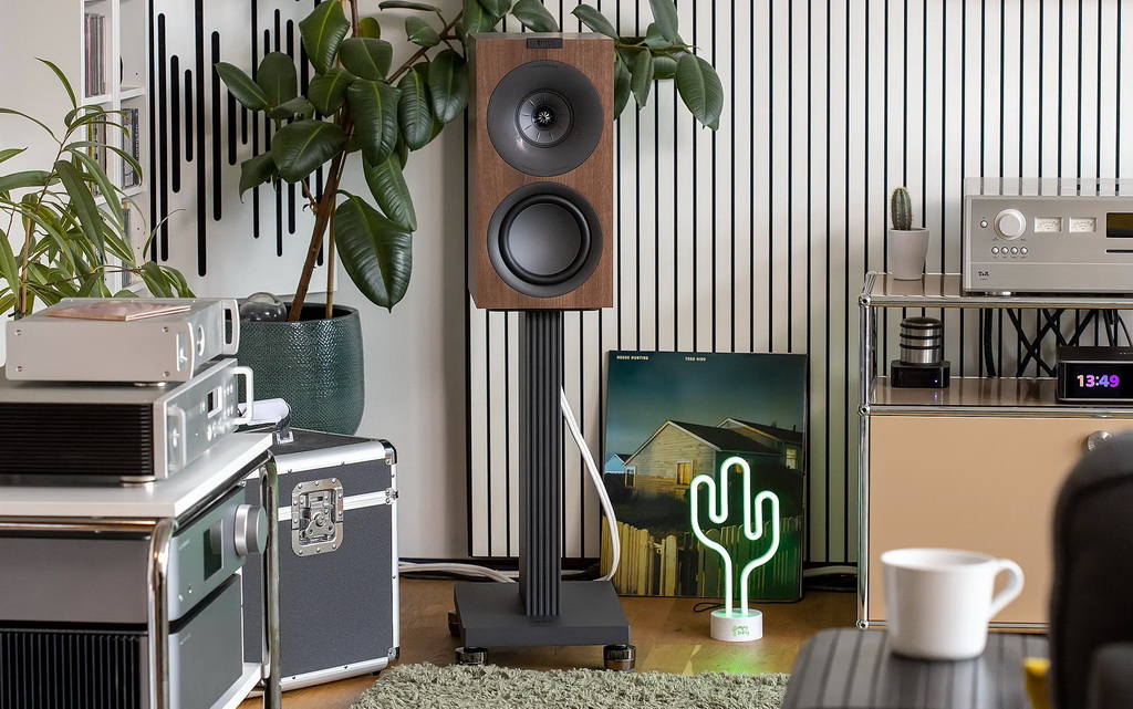KEF-Q-Concerto-Meta-3.jpg