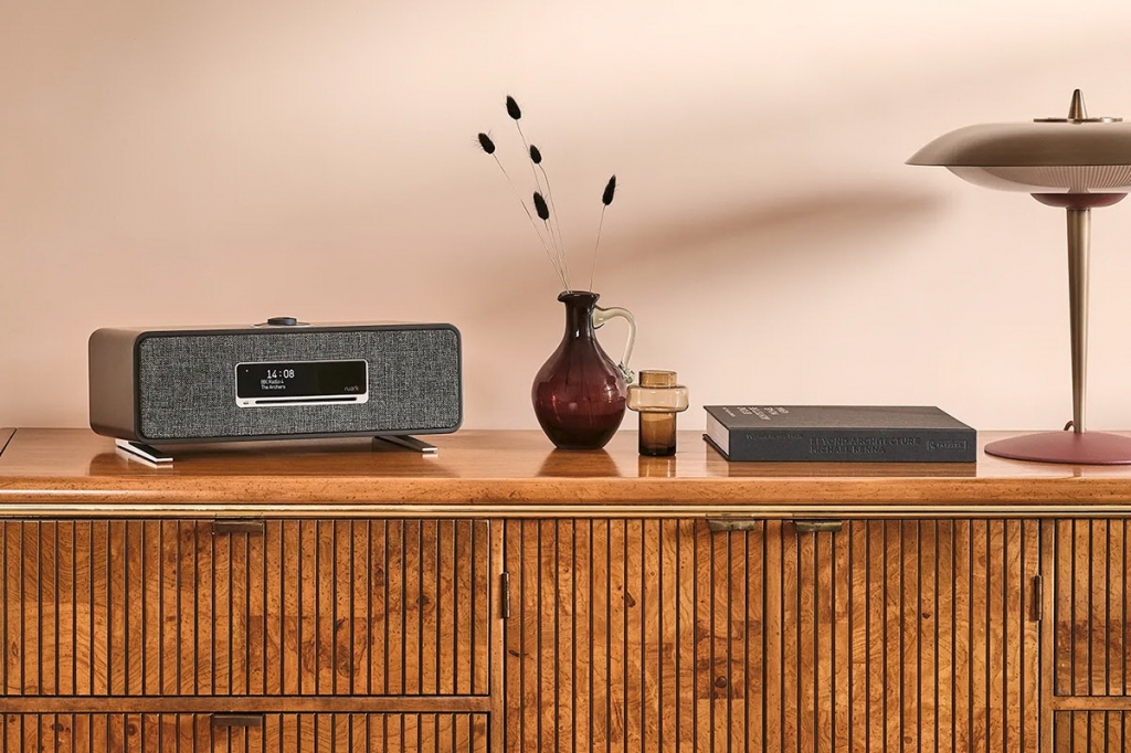 Ruark-R3S-Satin-Charcoal-Lacquer-Featured-01.jpg