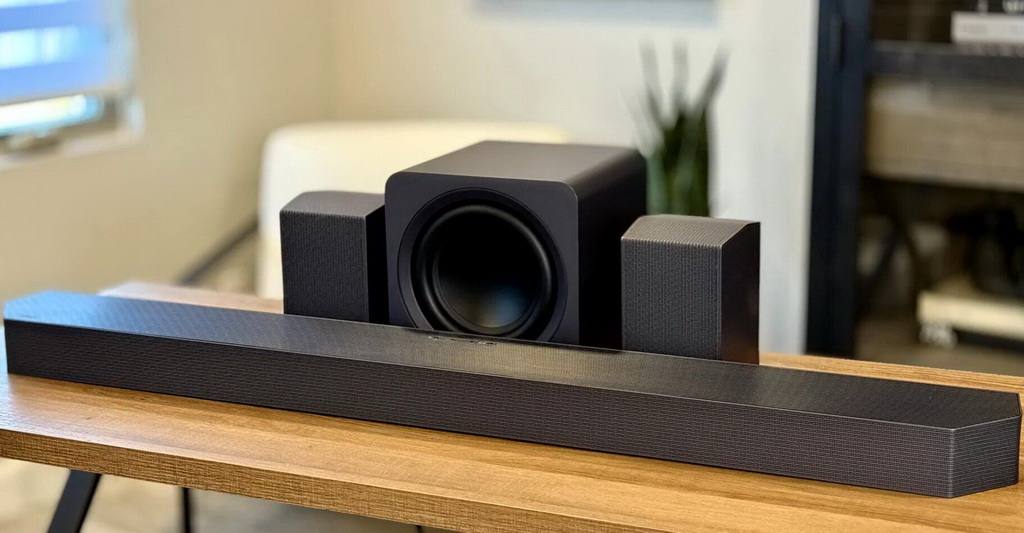 Samsung Q990F Soundbar.jpg