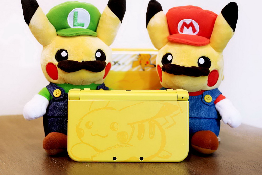 3ds xl Pikachu Yellow Edition 5.jpg