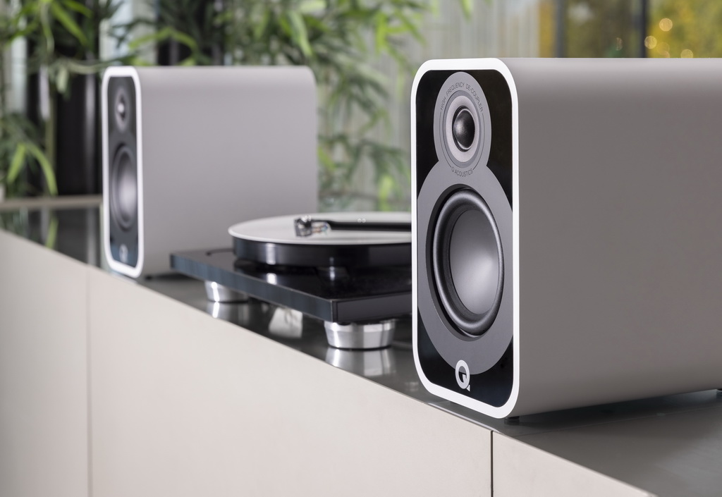 Q Acoustics 5010_white_lifestyle.1.jpg