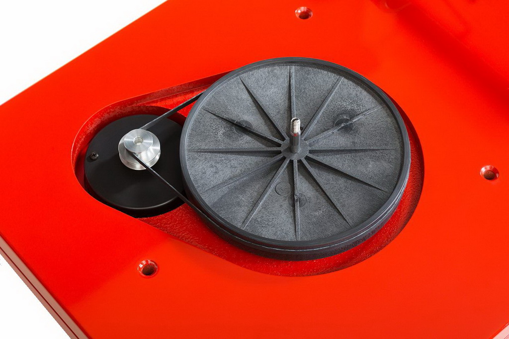 Music Hall MMF 5.3 red 8.jpg