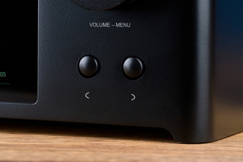 nad-c700-v2-vorderseite-bedienfeld-1080x720.jpg