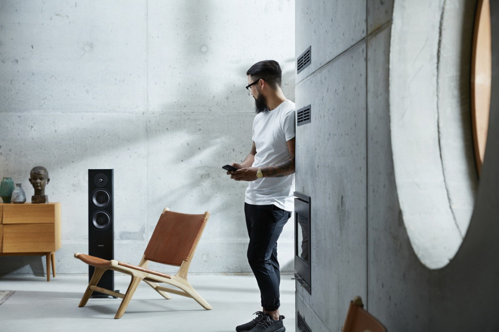 Dynaudio Xeo 30 lifestyle 6.jpg