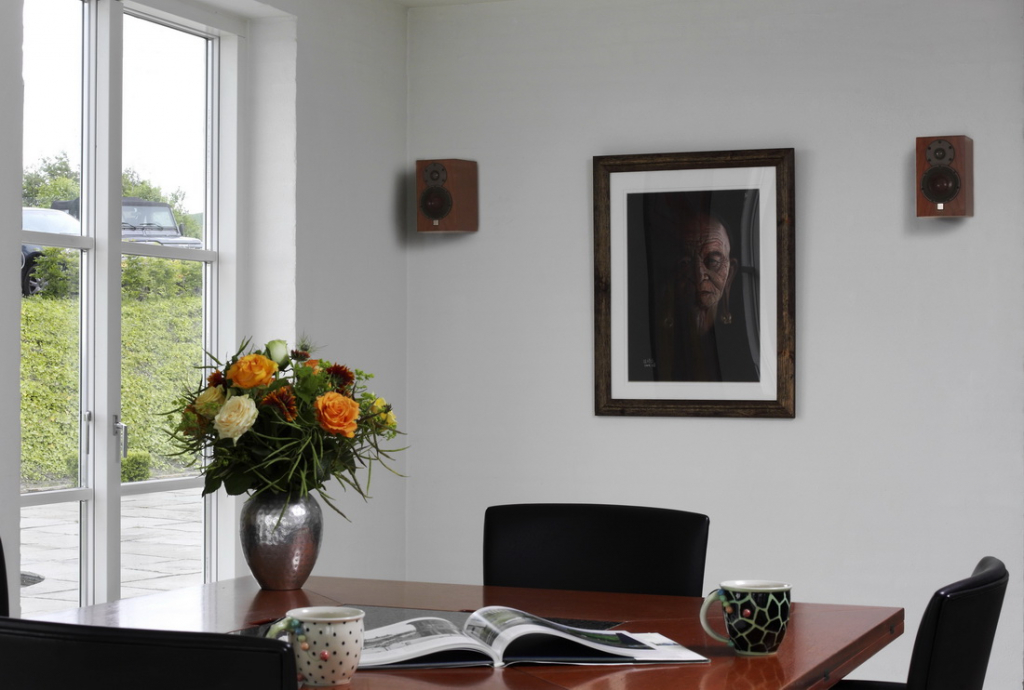 MENUET-cherry-without-frontgrille-interior-dining-room.jpg