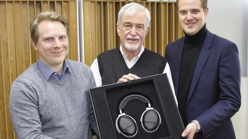 T+A Solitaire P Over Ear 2434.jpg