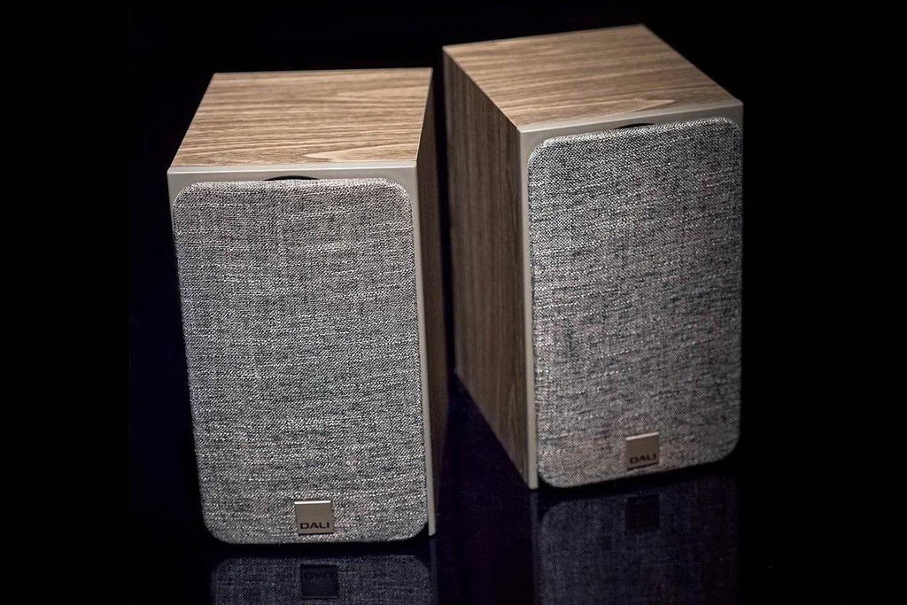 dali sonik 3 walnut 5.jpg