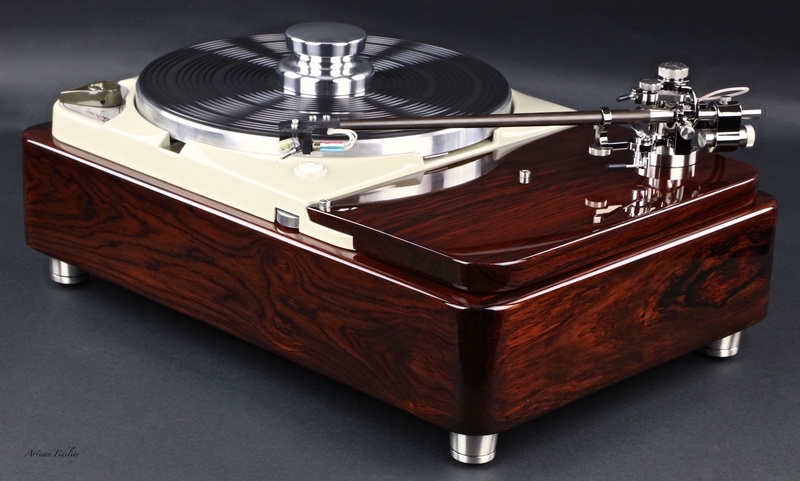 Thorens TD 124.jpg