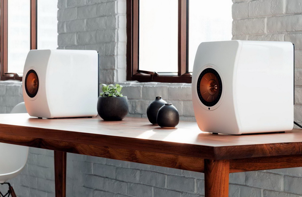 KEF LS50 WIRELESS LIFESTYLE 2.jpg