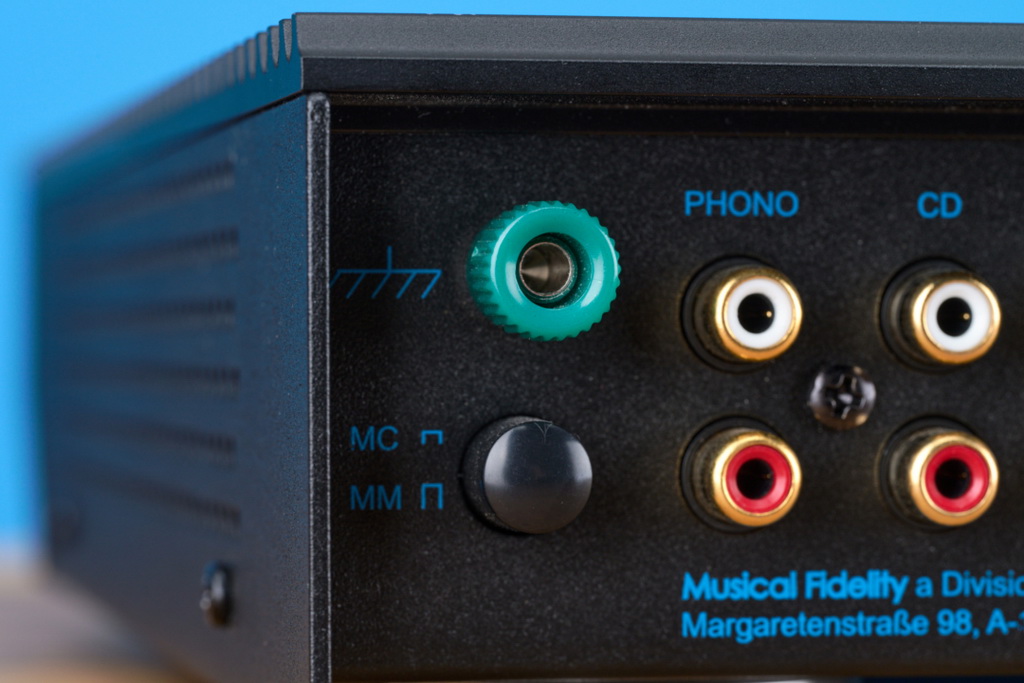 musical-fidelity-a1-rueckseite-phono-1080x720.jpg