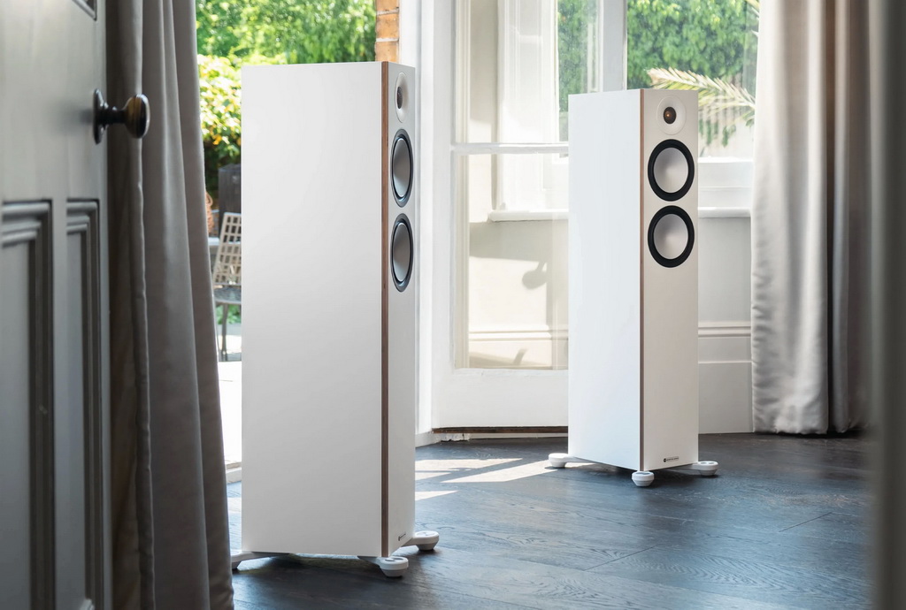 MA_Bronze7G_Social_Lifestyle_White_Facebook-Twitter - 3805 x 2140.jpg