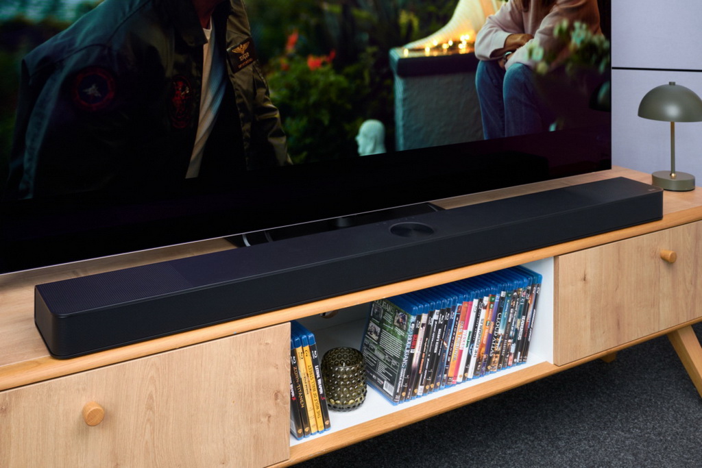 lg-soundbar-ds95ar-soundbar-3-seiten-links-1-1080x720.jpg