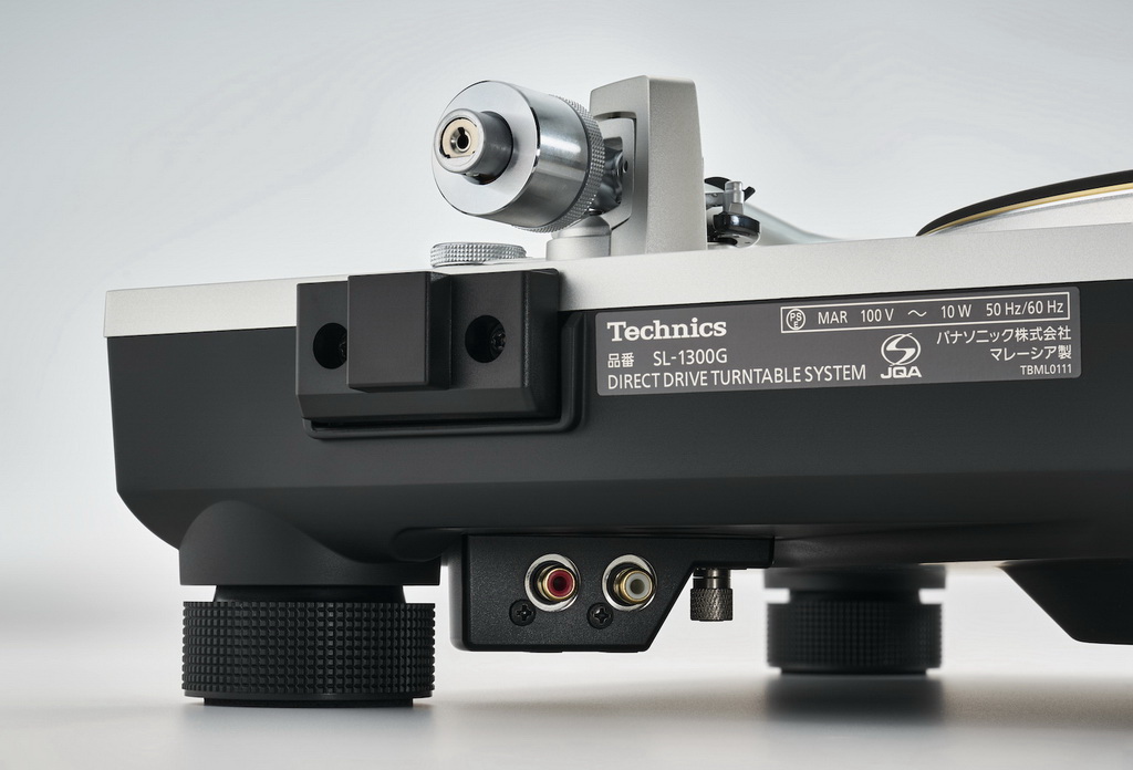 direct_drive_turntable_system_sl_1300g_silver_08.jpg