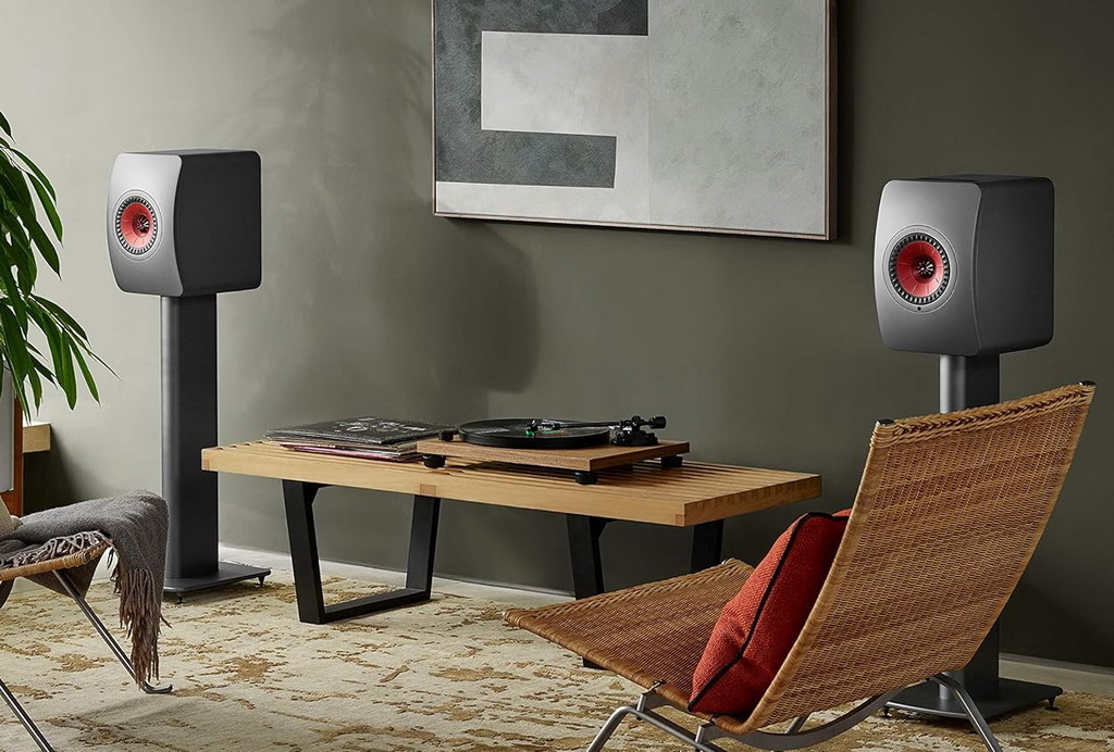 KEF LS50 Wireless II & S2 Stand Titanium Grey 54.jpg