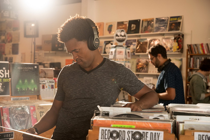 Klipsch Reference Over-Ear Bluetooth bl 96.jpg