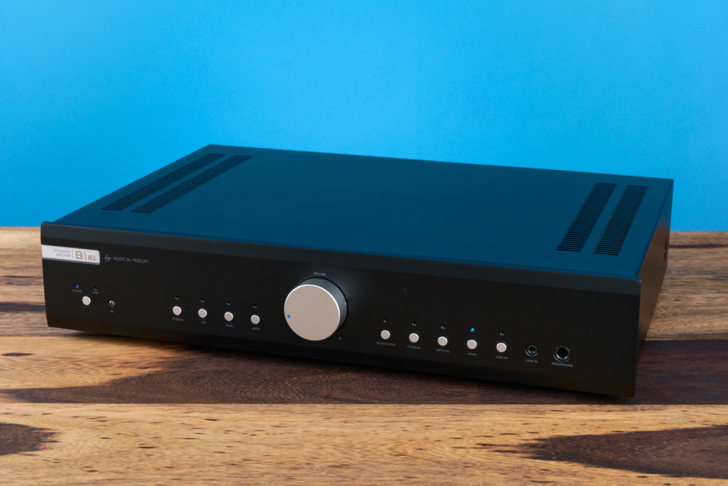 musical-fidelity-b1xi-vorderseite-3-seiten-rechts-1080x720.jpg