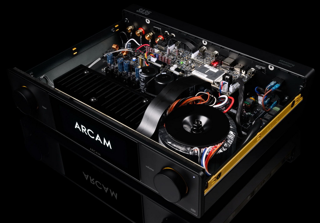 Arcam_SA35_interior_front.jpg