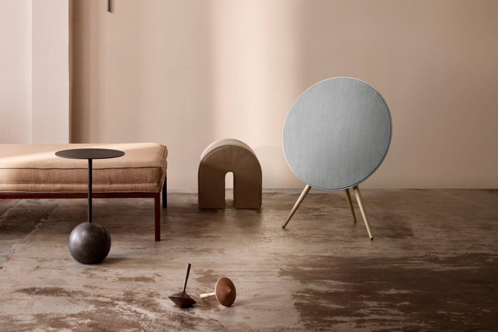 Bang & Olufsen BeoPlay A9 lifestyle 1.jpg