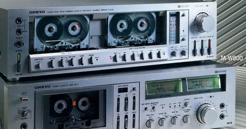 1981  Первая в мире двухкассетная дека с высокоскоростной перезаписью.jpg