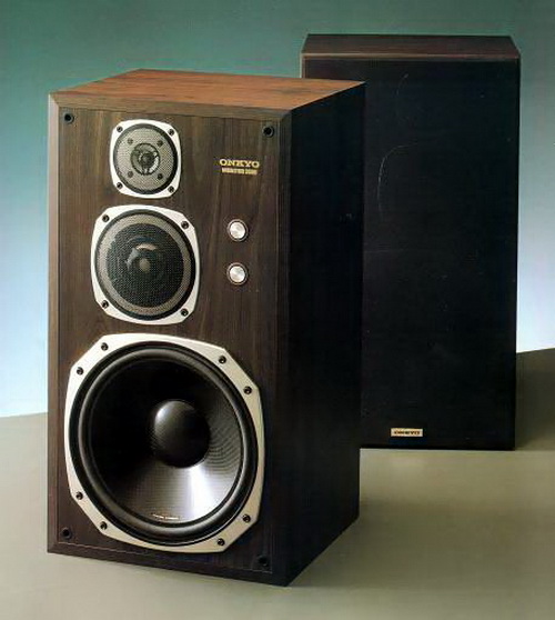 1983 Выпущена акустическая система Monitor 2000.jpg